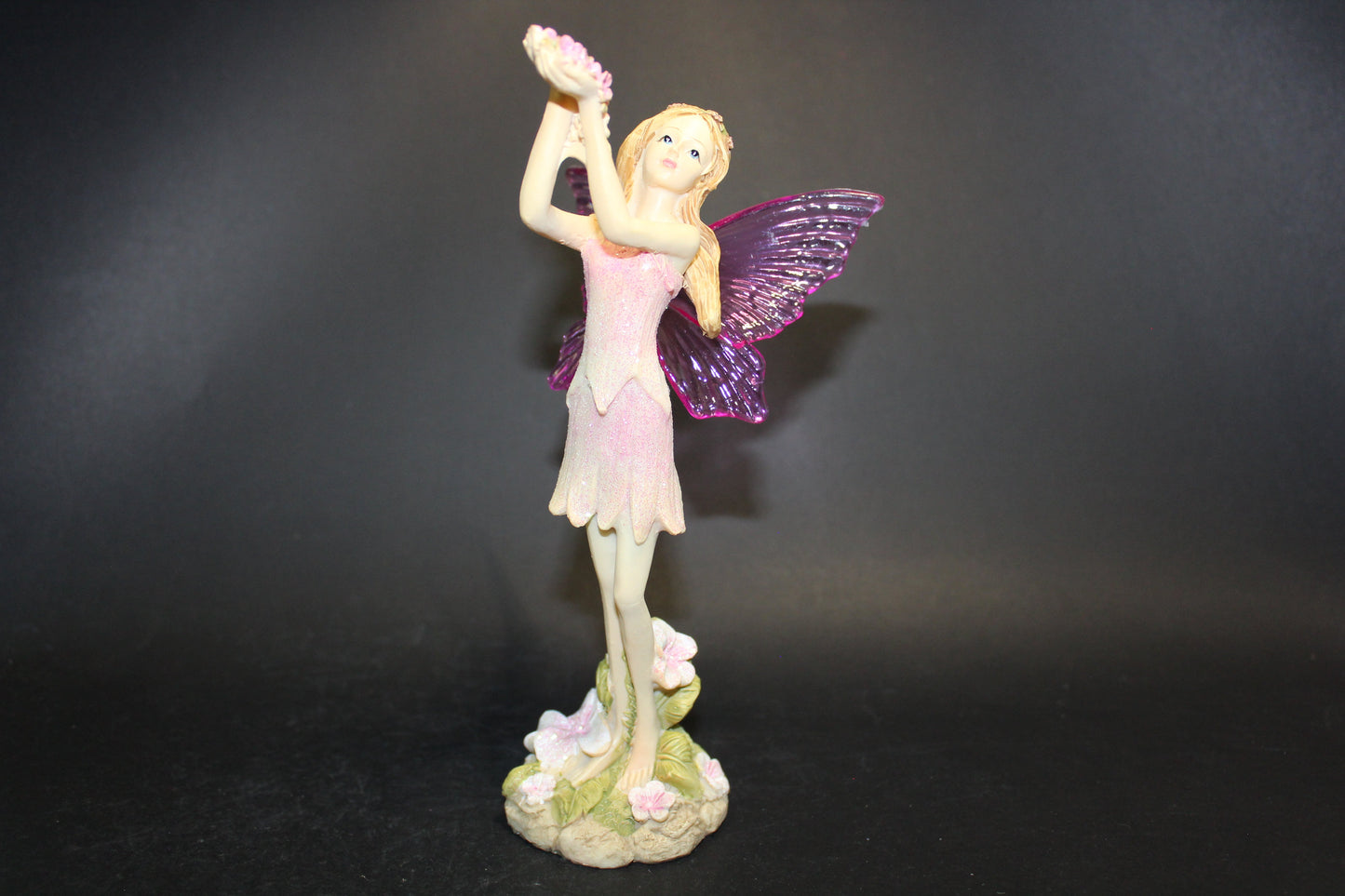 Fairy - with flowers - lge