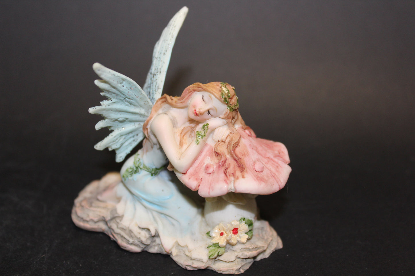 Fairy - kneeling with mushroom