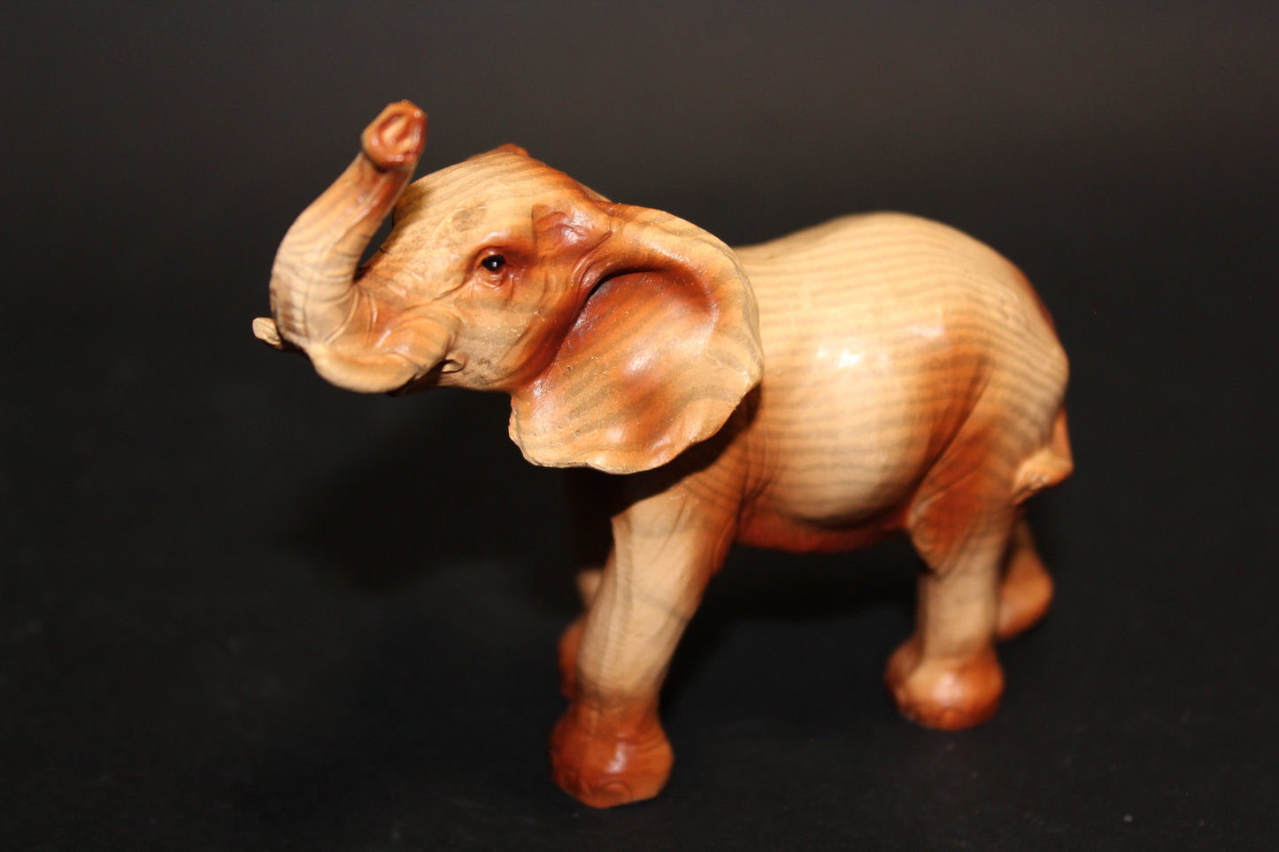 Elephant (carved timber look)